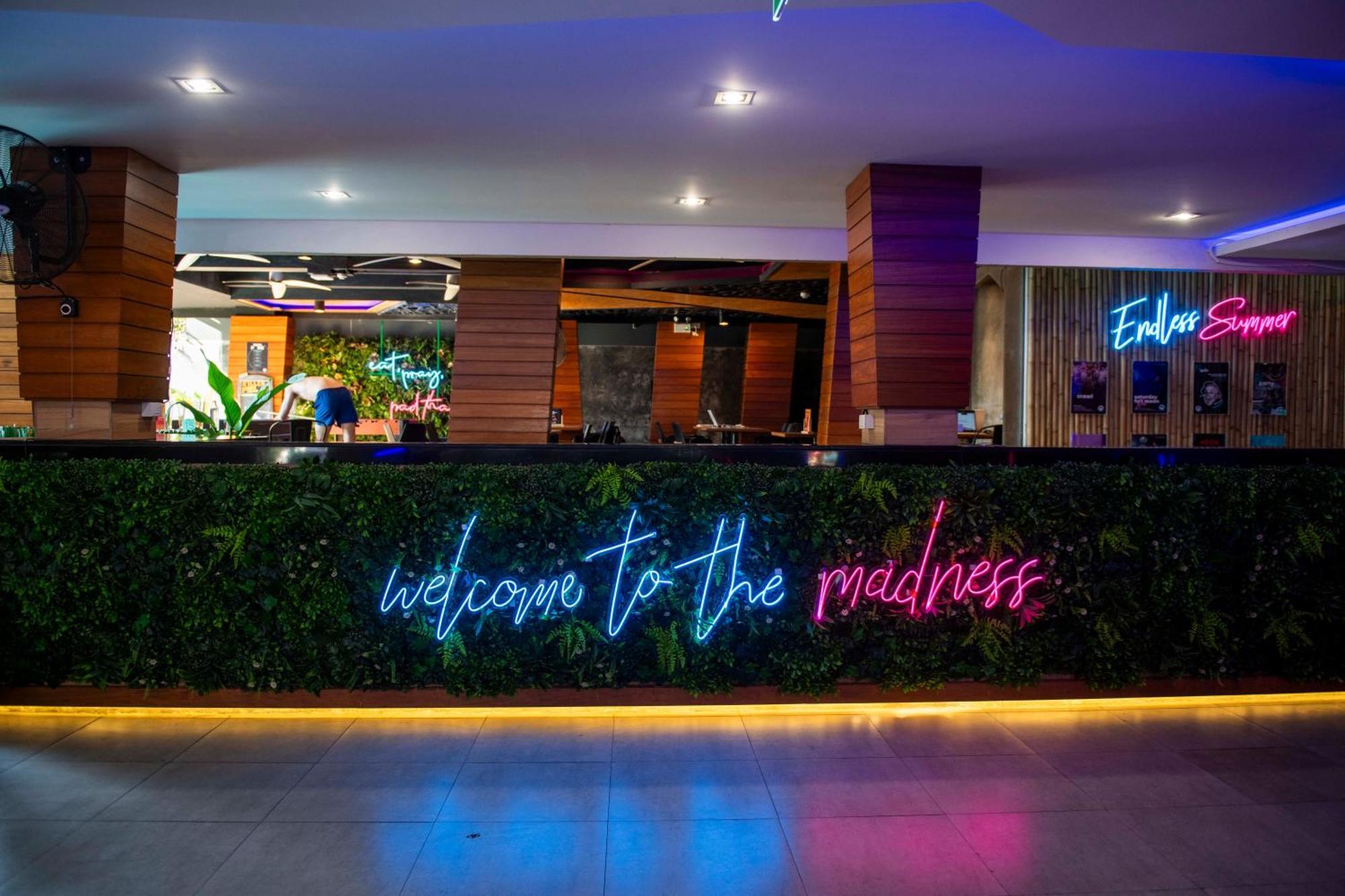 Mad Monkey Phuket Hostel Patong Exterior photo